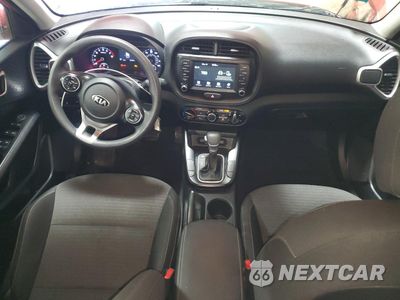Zdjęcie 8 z 12 samochodu: 2021 KIA SOUL LX VIN:KNDJ23AU8M7773412 - miniatura