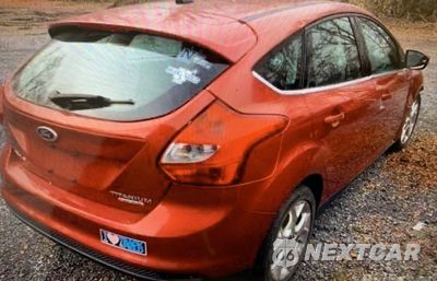 Czwarte zdjęcie samochodu z boku: 2012 FORD FOCUS TITANIUM VIN:1FAHP3N29CL445355 - miniatura
