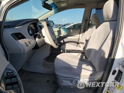 Zdjęcie 7 z 13 samochodu: 2013 TOYOTA SIENNA LE VIN:5TDKK3DC6DS386662 - miniatura