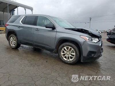Czwarte zdjęcie samochodu z boku: 2020 CHEVROLET TRAVERSE LS VIN:1GNEVFKW9LJ207424 - miniatura