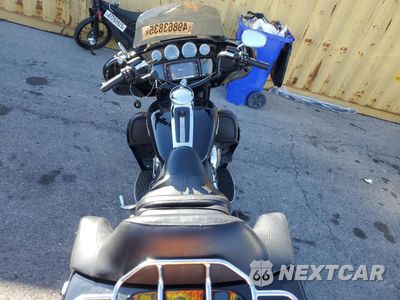Zdjęcie 6 z 9 samochodu: 2014 HARLEY-DAVIDSON FLHTK ELECTRA GLIDE ULTRA LIMITED VIN:1HD1KEL13EB637636 - miniatura