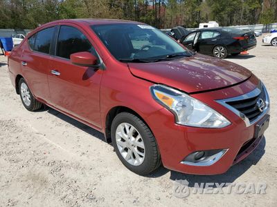Czwarte zdjęcie samochodu z boku: 2017 NISSAN VERSA S VIN:3N1CN7AP0HL800687 - miniatura