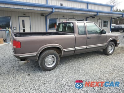 Trzecie zdjęcie samochodu z tyłu: 1998 CHEVROLET S TRUCK S10 VIN:1GCCS19X0WK100710 - miniatura