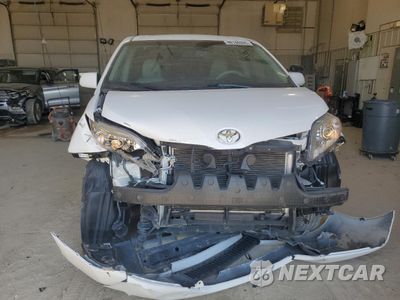 Piąte zdjęcie samochodu w środku: 2013 TOYOTA SIENNA XLE VIN:5TDYK3DC9DS388996 - miniatura