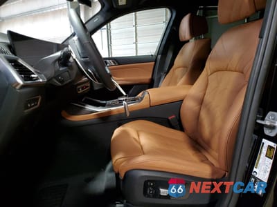 Zdjęcie 7 z 17 samochodu: 2025 BMW X7 XDRIVE40I VIN:5UX23EM05S9X70103 - miniatura
