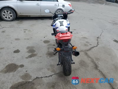 Czwarte zdjęcie samochodu z boku: 2014 HONDA CBR500 R VIN:MLHPC4416E5100255 - miniatura