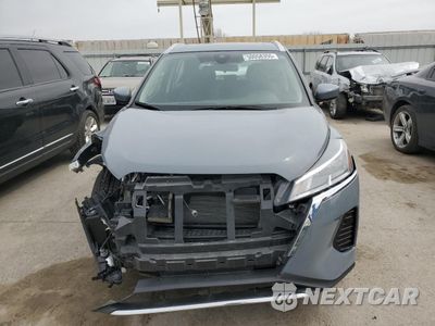 Piąte zdjęcie samochodu w środku: 2024 NISSAN KICKS SV VIN:3N1CP5CV8RL554693 - miniatura