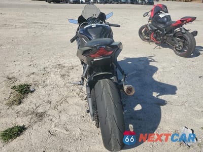 Czwarte zdjęcie samochodu z boku: 2023 KAWASAKI ZX1002 M VIN:JKBZXVM19PA004383 - miniatura