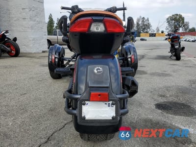 Czwarte zdjęcie samochodu z boku: 2015 CAN-AM SPYDER ROADSTER F3 VIN:2BXRDCD29FV001307 - miniatura
