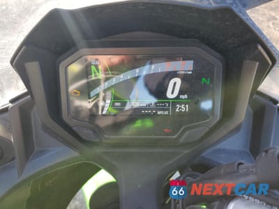 Zdjęcie 7 z 9 samochodu: 2022 KAWASAKI EX650 N VIN:ML5EXEN14NDA48159 - miniatura