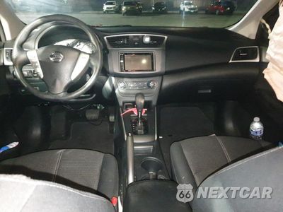 Zdjęcie 8 z 12 samochodu: 2016 NISSAN SENTRA S VIN:3N1AB7APXGY337295 - miniatura