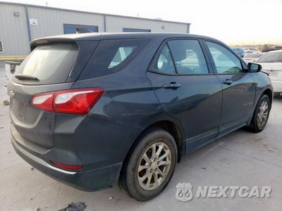 Trzecie zdjęcie samochodu z tyłu: 2018 CHEVROLET EQUINOX LS VIN:2GNAXHEV2J6149139 - miniatura