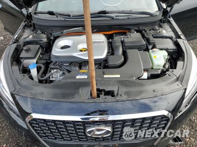 Zdjęcie 12 z 14 samochodu: 2017 HYUNDAI SONATA HYBRID VIN:KMHE24L11HA045865 - miniatura