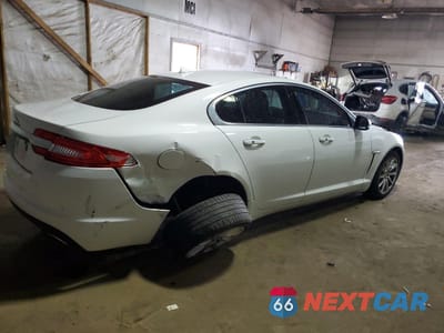 Trzecie zdjęcie samochodu z tyłu: 2015 JAGUAR XF 2.0T PREMIUM VIN:SAJWA0FS6FPU66517 - miniatura