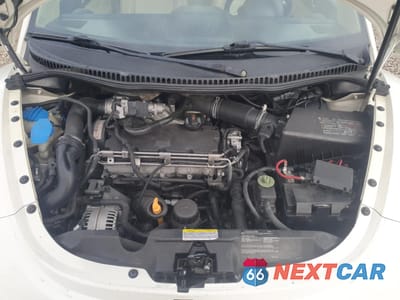 Zdjęcie 13 z 14 samochodu: 2005 VOLKSWAGEN NEW BEETLE GLS TDI VIN:3VWCR31C05M418394 - miniatura