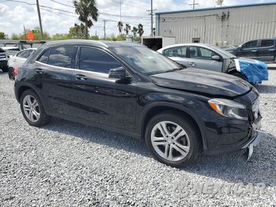 Czwarte zdjęcie samochodu z boku: 2016 MERCEDES-BENZ GLA 250 VIN:WDCTG4EB2GJ216912 - miniatura