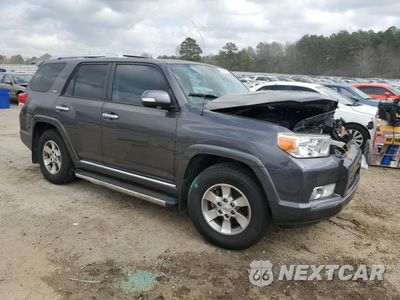 Czwarte zdjęcie samochodu z boku: 2013 TOYOTA 4RUNNER SR5 VIN:JTEZU5JR9D5063608 - miniatura