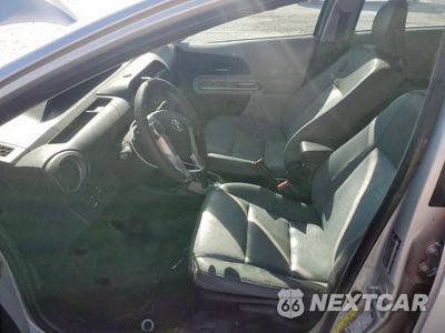 Zdjęcie 7 z 12 samochodu: 2012 TOYOTA PRIUS C VIN:JTDKDTB38C1010442 - miniatura