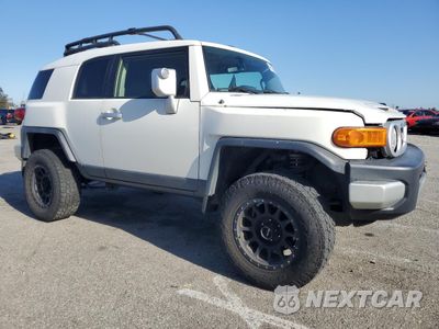 Czwarte zdjęcie samochodu z boku: 2012 TOYOTA FJ CRUISER VIN:JTEBU4BF8CK147645 - miniatura