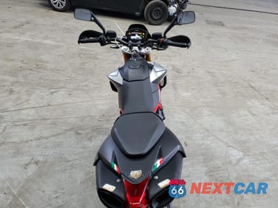 Zdjęcie 6 z 10 samochodu: 2018 APRILIA DORSODURO VIN:ZD4KBU007JS000016 - miniatura
