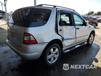 Trzecie zdjęcie samochodu z tyłu: 2000 MERCEDES-BENZ ML 320 VIN:4JGAB54E3YA200180 - miniatura
