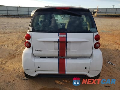 Zdjęcie 6 z 15 samochodu: 2015 SMART FORTWO PURE VIN:WMEEJ3BA7FK808208 - miniatura