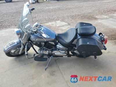 Trzecie zdjęcie samochodu z tyłu: 2003 YAMAHA XVS1100 A VIN:JYAVP11EX3A035043 - miniatura