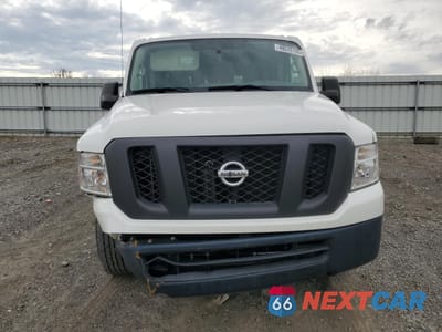 Piąte zdjęcie samochodu w środku: 2017 NISSAN NV 3500 S VIN:5BZBF0AA8HN851038 - miniatura
