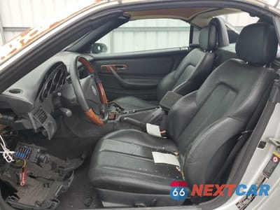 Zdjęcie 7 z 13 samochodu: 2002 MERCEDES-BENZ SLK 320 VIN:WDBKK65F42F250018 - miniatura