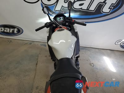 Zdjęcie 6 z 10 samochodu: 2023 KAWASAKI EX650 R VIN:ML5EXER14PDA94832 - miniatura