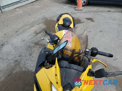 Piąte zdjęcie samochodu w środku: 2009 YAMAHA FZ6 R VIN:JYARJ18Y89A000044 - miniatura