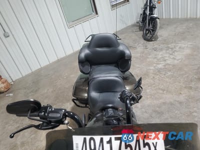 Piąte zdjęcie samochodu w środku: 2020 HARLEY-DAVIDSON FLTRK VIN:1HD1KZF16LB609717 - miniatura