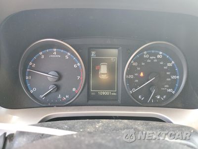 Zdjęcie 9 z 13 samochodu: 2017 TOYOTA RAV4 XLE VIN:JTMRFREV8HD212244 - miniatura