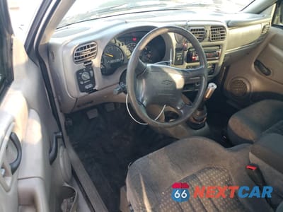 Zdjęcie 8 z 14 samochodu: 1998 CHEVROLET S TRUCK S10 VIN:1GCCS1441W8211356 - miniatura