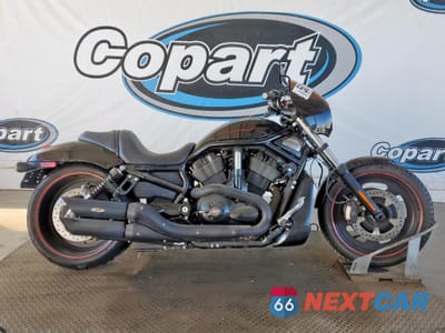 2009 HARLEY-DAVIDSON VRSCDX 1HD1HHH109K807580 - główne zdjęcie licytacji z USA - miniatura