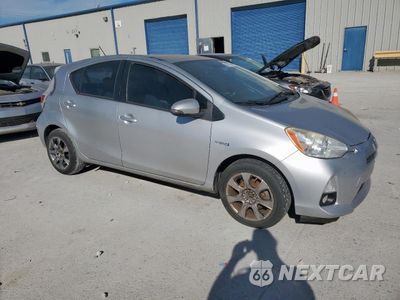 Czwarte zdjęcie samochodu z boku: 2012 TOYOTA PRIUS C VIN:JTDKDTB38C1010442 - miniatura