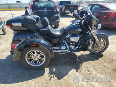 2017 HARLEY-DAVIDSON FLHTCUTG TRI GLIDE ULTRA 1HD1MAD18HB860972 - główne zdjęcie licytacji z USA - miniatura