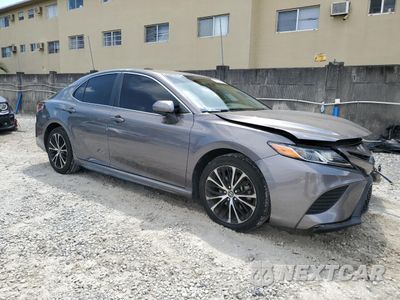 Czwarte zdjęcie samochodu z boku: 2018 TOYOTA CAMRY L VIN:4T1B11HK4JU507295 - miniatura