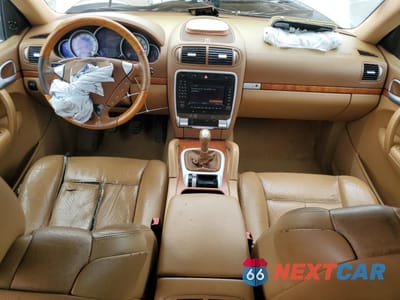 Zdjęcie 8 z 15 samochodu: 2005 PORSCHE CAYENNE VIN:WP1AA29P85LA25634 - miniatura