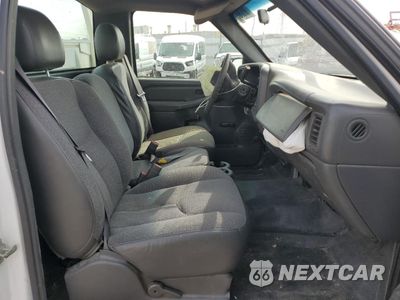 Zdjęcie 10 z 12 samochodu: 2005 GMC SIERRA C2500 HEAVY DUTY VIN:1GTHC24U75E324527 - miniatura