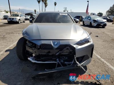 Piąte zdjęcie samochodu w środku: 2024 BMW IX XDRIVE50 VIN:WB523CF03RCR31365 - miniatura