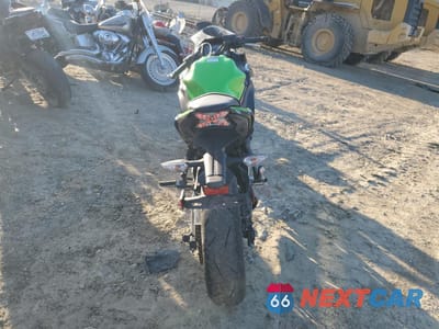 Czwarte zdjęcie samochodu z boku: 2022 KAWASAKI EX650 N VIN:ML5EXEN14NDA48159 - miniatura