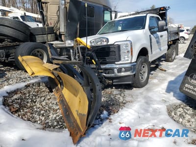 2024 FORD F350 SUPER DUTY 1FT8X3BA3REC14549 - główne zdjęcie licytacji z USA - miniatura