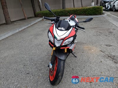 Drugie zdjęcie samochodu z przodu: 2016 APRILIA TUONO V4 1100 ABS VIN:ZD4TYUA07GS000107 - miniatura