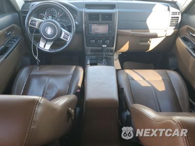 Zdjęcie 8 z 13 samochodu: 2011 JEEP LIBERTY LIMITED VIN:1J4PN5GKXBW574930 - miniatura