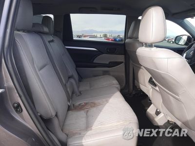 Zdjęcie 11 z 14 samochodu: 2016 TOYOTA HIGHLANDER LE VIN:5TDZKRFH6GS174021 - miniatura