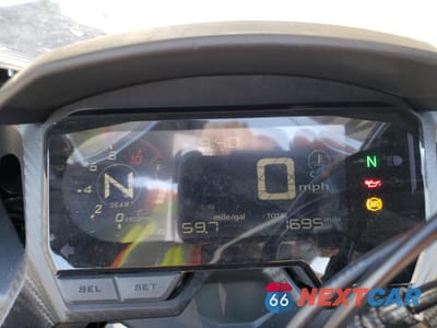 Zdjęcie 7 z 9 samochodu: 2023 HONDA CBR500 RA VIN:MLHPC6258P5400528 - miniatura