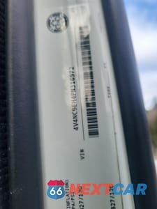 Zdjęcie 10 z 10 samochodu: 2023 VOLVO VN VNL VIN:4V4NC9EH4PN316972 - miniatura