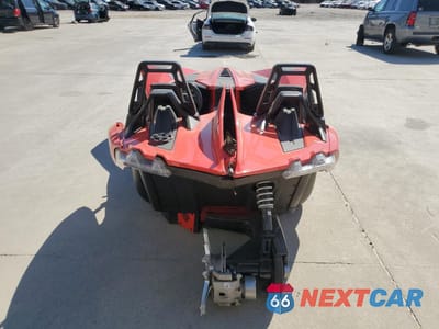 Czwarte zdjęcie samochodu z boku: 2021 POLARIS SLINGSHOT VIN:57FAAPGD5M8142314 - miniatura