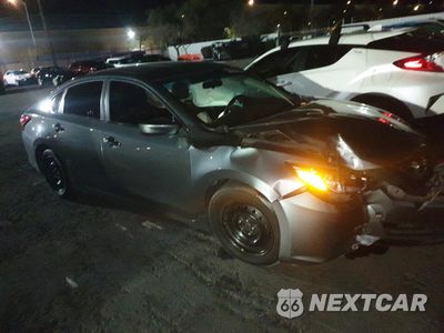 Czwarte zdjęcie samochodu z boku: 2017 NISSAN ALTIMA 2.5 VIN:1N4AL3AP2HN304248 - miniatura
